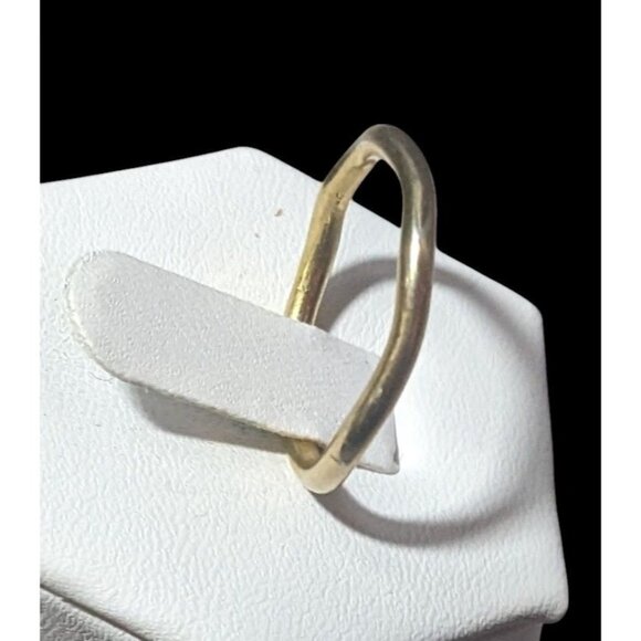 Gold Tone Abstract Wiggle Band Ring Size 7 1/4 - Picture 2 of 11